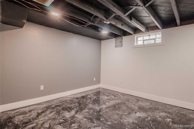 91 Martin Luther King Jr Boulevard, Pontiac, MI 48342