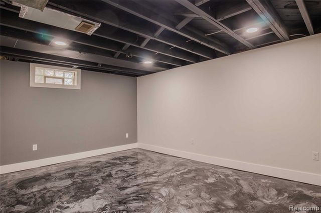 91 Martin Luther King Jr Boulevard, Pontiac, MI 48342