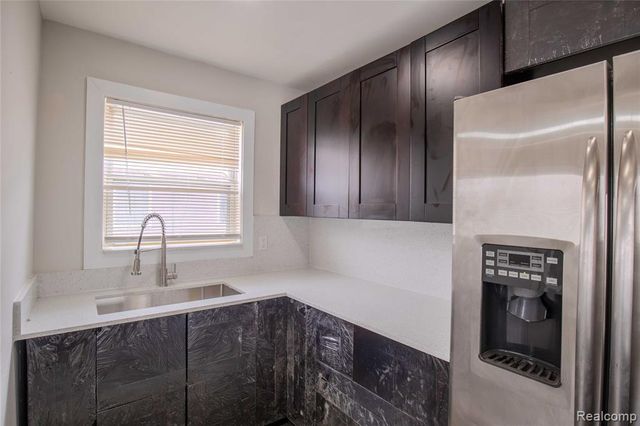 91 Martin Luther King Jr Boulevard, Pontiac, MI 48342