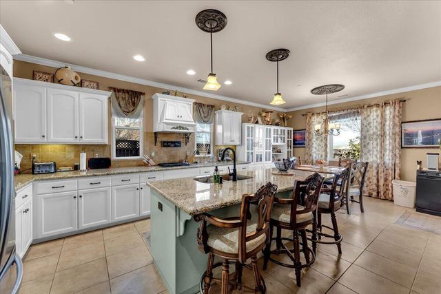 20260 Morgan Hill Court, Anderson, CA 96007