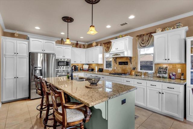 20260 Morgan Hill Court, Anderson, CA 96007