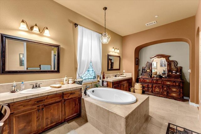 20260 Morgan Hill Court, Anderson, CA 96007