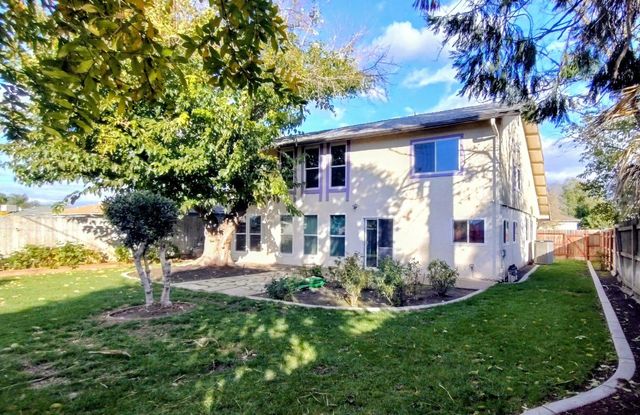 5617 Layton Dr, North Highlands, CA 95660