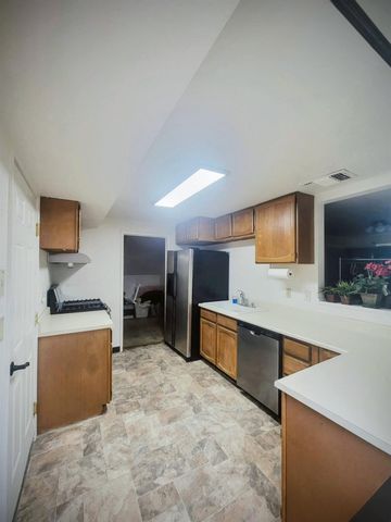 5617 Layton Dr, North Highlands, CA 95660