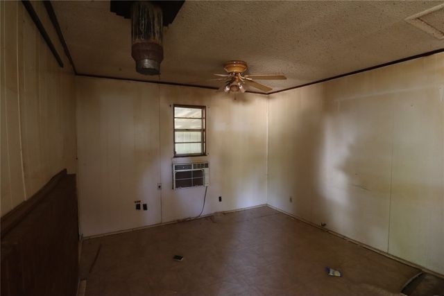 110 E 2nd Street, Breckenridge, TX 76424