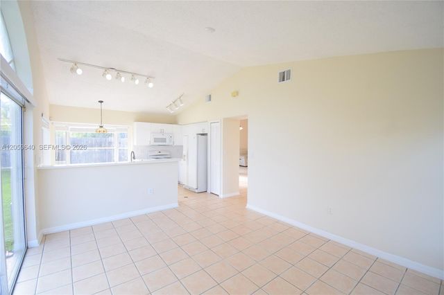 15860 SW 77th St, Miami, FL 33193