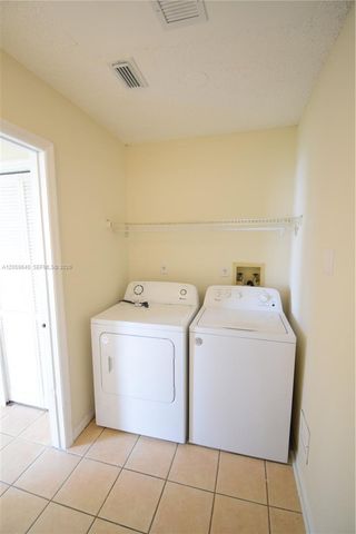 15860 SW 77th St, Miami, FL 33193