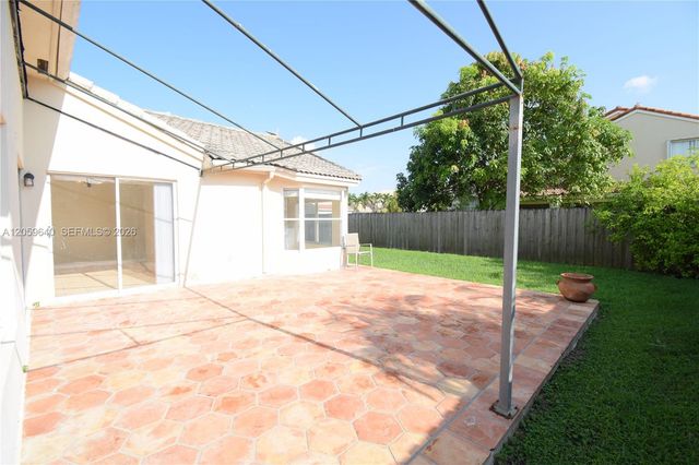 15860 SW 77th St, Miami, FL 33193