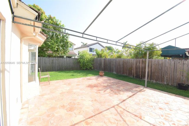 15860 SW 77th St, Miami, FL 33193