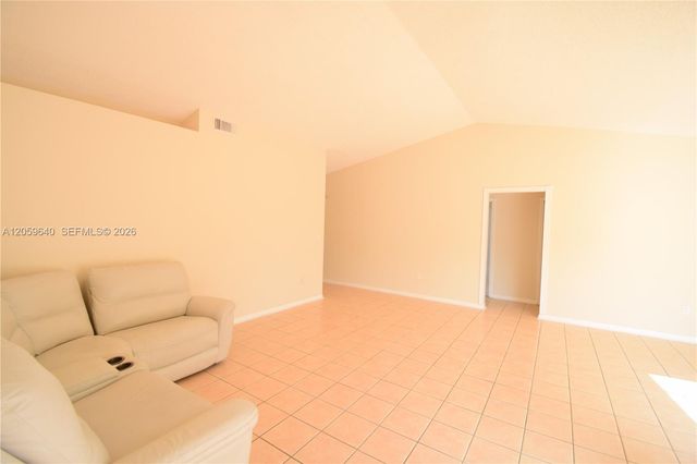 15860 SW 77th St, Miami, FL 33193
