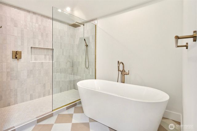 6130 Bayview Drive, Mukilteo, WA 98275