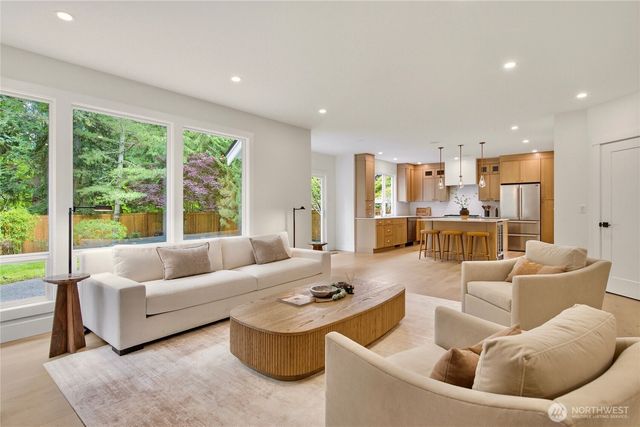 6130 Bayview Drive, Mukilteo, WA 98275