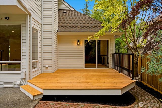 6130 Bayview Drive, Mukilteo, WA 98275