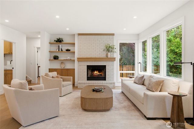 6130 Bayview Drive, Mukilteo, WA 98275