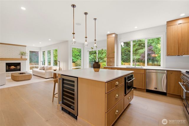 6130 Bayview Drive, Mukilteo, WA 98275