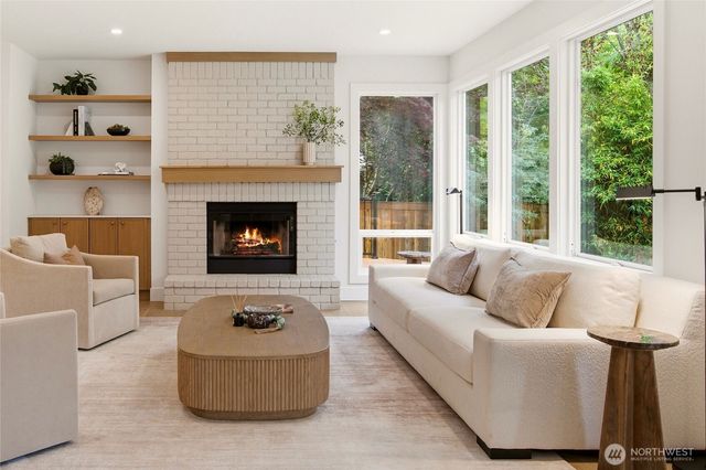 6130 Bayview Drive, Mukilteo, WA 98275