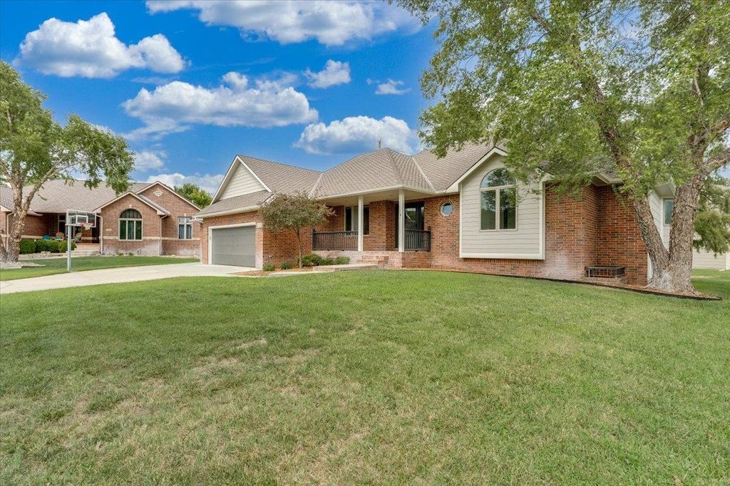 11806 W Alderny Ct, Wichita, KS 67212