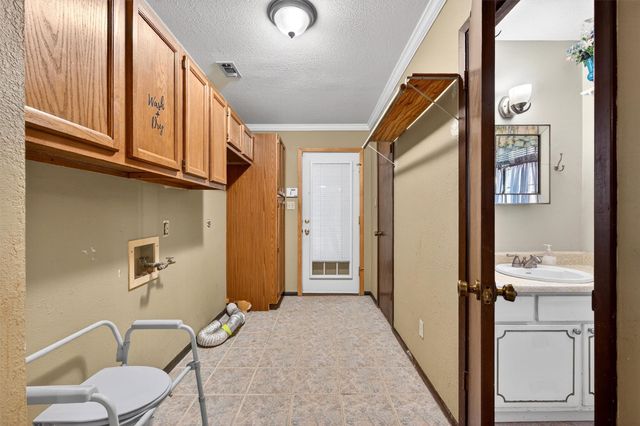 1839 County Road 121, Gainesville, TX 76240