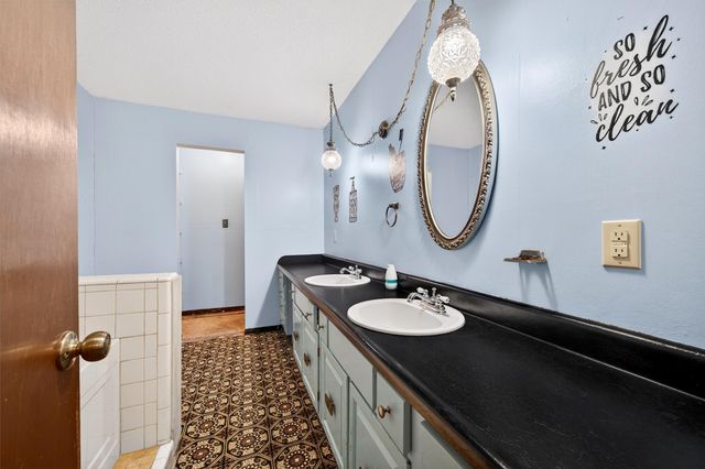 1839 County Road 121, Gainesville, TX 76240