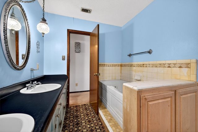 1839 County Road 121, Gainesville, TX 76240