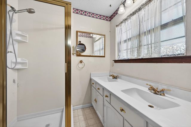 1839 County Road 121, Gainesville, TX 76240