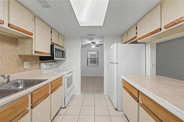 123 LOBLOLLY COURT A, Oldsmar, FL 34677