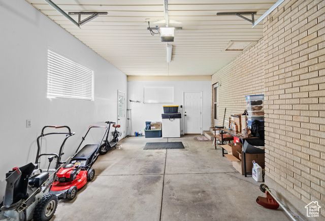 1602 S 550 W, Woods Cross, UT 84087
