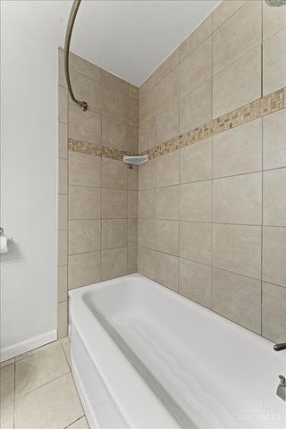 8363 Wexford Avenue, Sycamore Twp, OH 45236