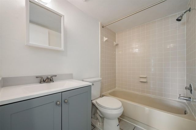 4208 WINDING MOSS TRAIL 102, Tampa, FL 33613