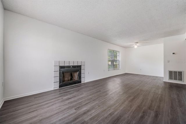 4208 WINDING MOSS TRAIL 102, Tampa, FL 33613