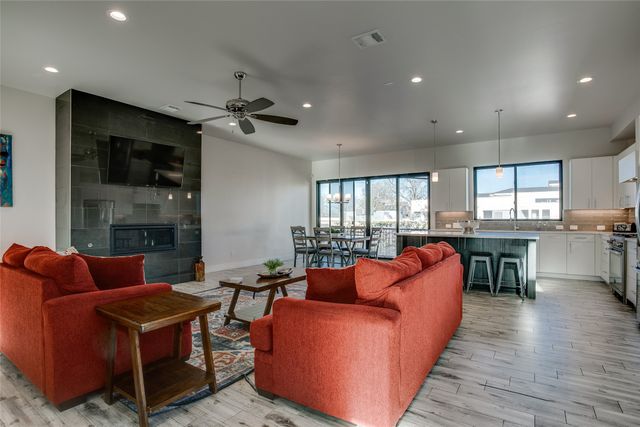 410 Melba Street 4, Dallas, TX 75208