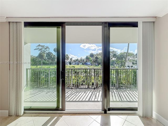 1350 River Reach Dr 118, Fort Lauderdale, FL 33315