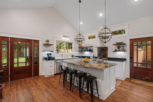 407 Rebecca Ave., Hattiesburg, MS 39401