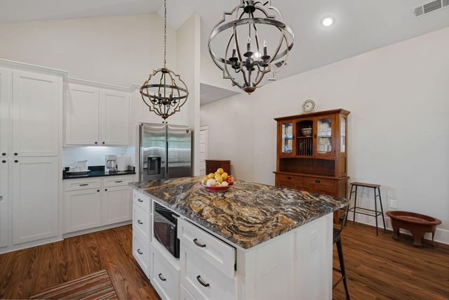 407 Rebecca Ave., Hattiesburg, MS 39401