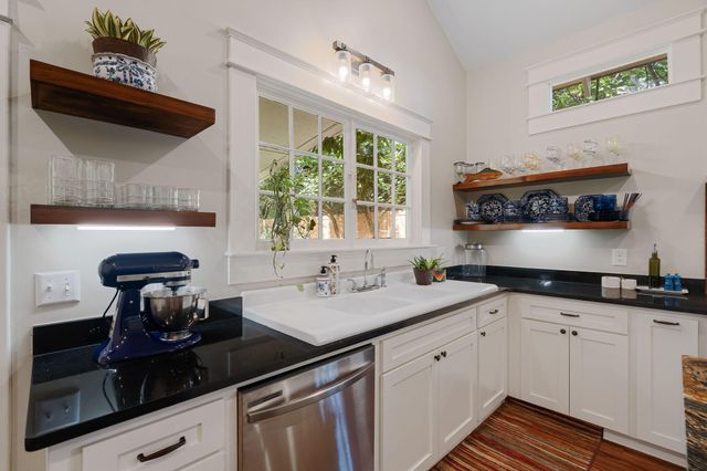 407 Rebecca Ave., Hattiesburg, MS 39401