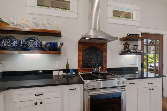 407 Rebecca Ave., Hattiesburg, MS 39401