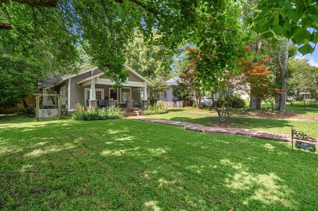 407 Rebecca Ave., Hattiesburg, MS 39401