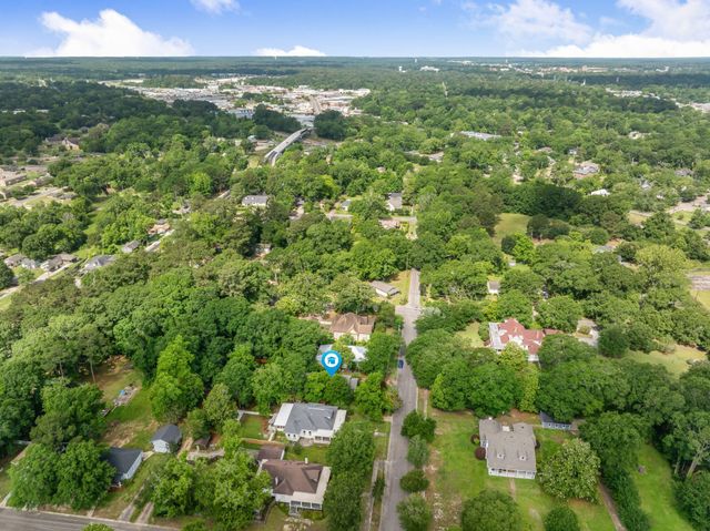 407 Rebecca Ave., Hattiesburg, MS 39401