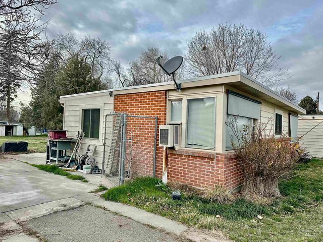 455 Sunrise Blvd N, Twin Falls, ID 83301