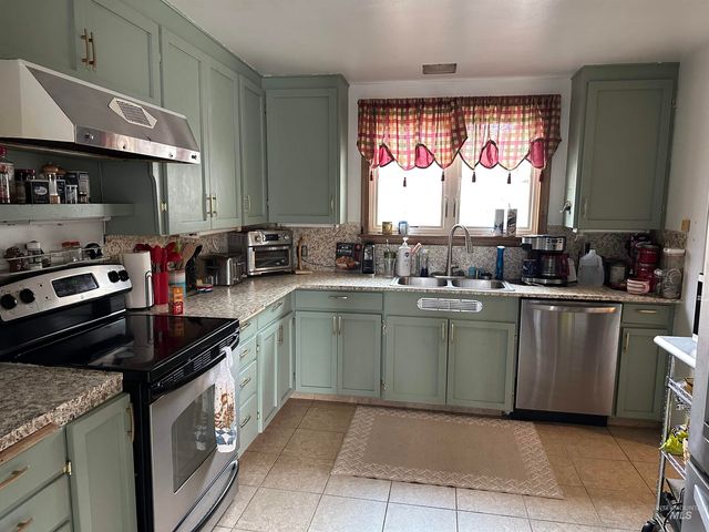 455 Sunrise Blvd N, Twin Falls, ID 83301