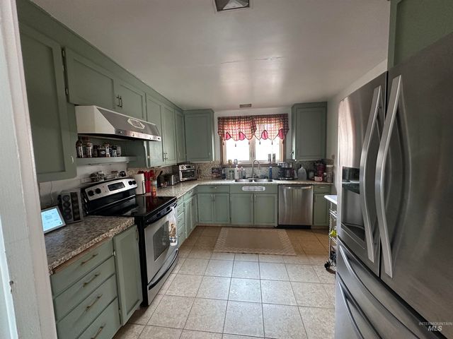 455 Sunrise Blvd N, Twin Falls, ID 83301