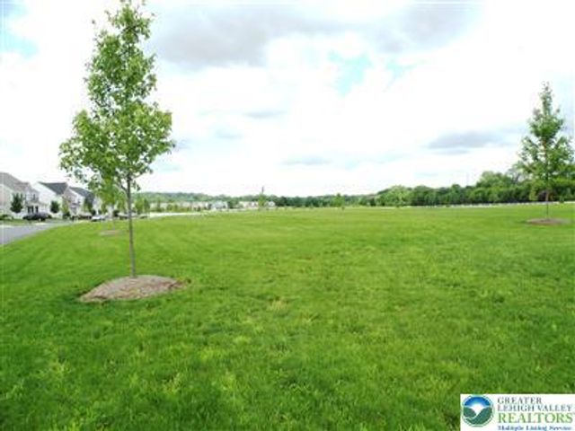 3646 Clauss Drive, Lower Macungie Twp, PA 18062