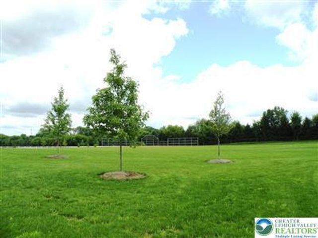 3646 Clauss Drive, Lower Macungie Twp, PA 18062