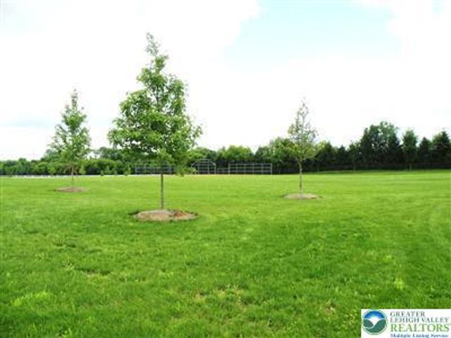 3646 Clauss Drive, Lower Macungie Twp, PA 18062