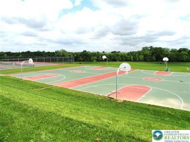 3646 Clauss Drive, Lower Macungie Twp, PA 18062