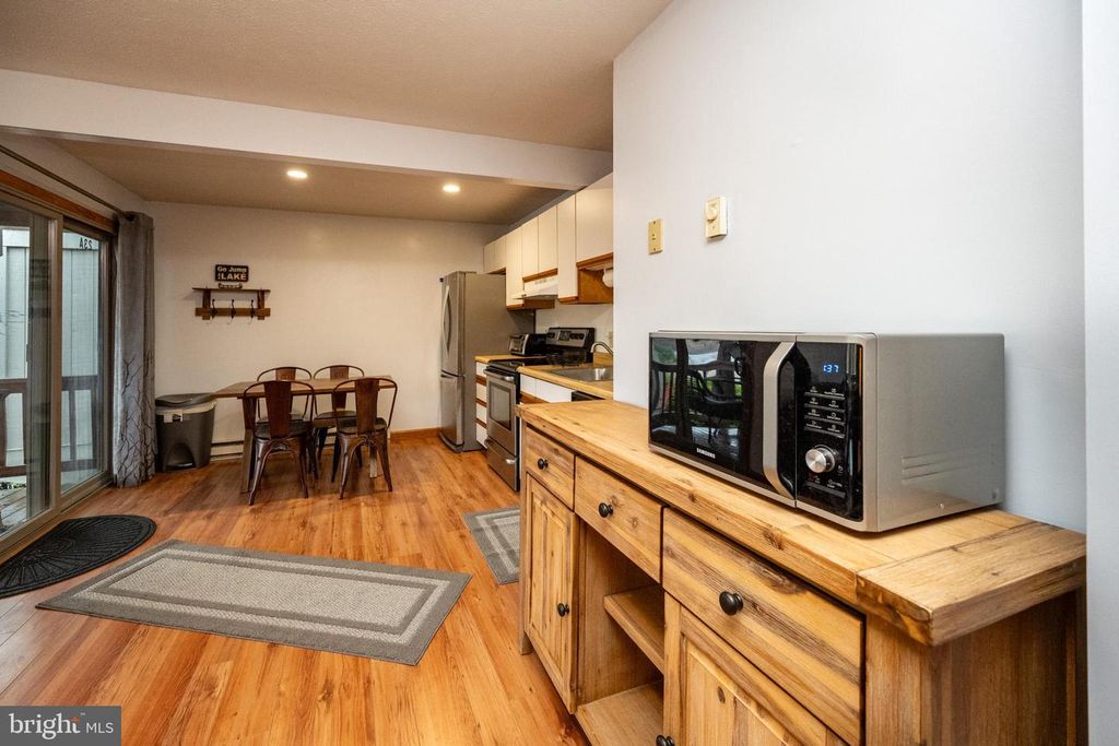 Image 8 of property listing at 181 JEFFREY LN #23A, Oakland, MD 21550