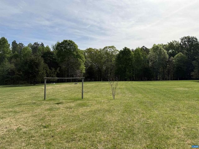 1444 SCHOOL BUS RD, Louisa, VA 23093