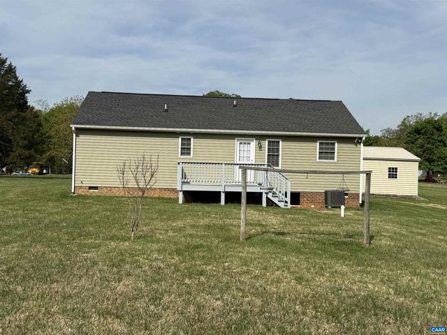 1444 SCHOOL BUS RD, Louisa, VA 23093