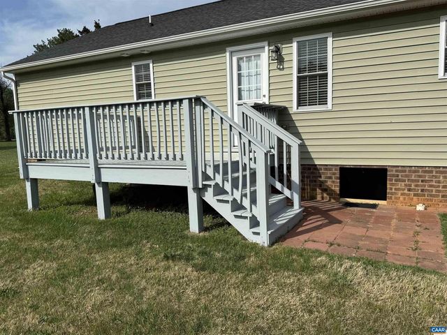 1444 SCHOOL BUS RD, Louisa, VA 23093