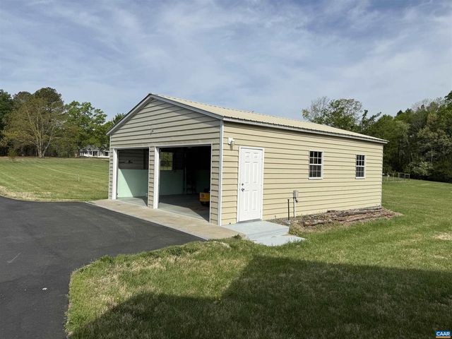 1444 SCHOOL BUS RD, Louisa, VA 23093